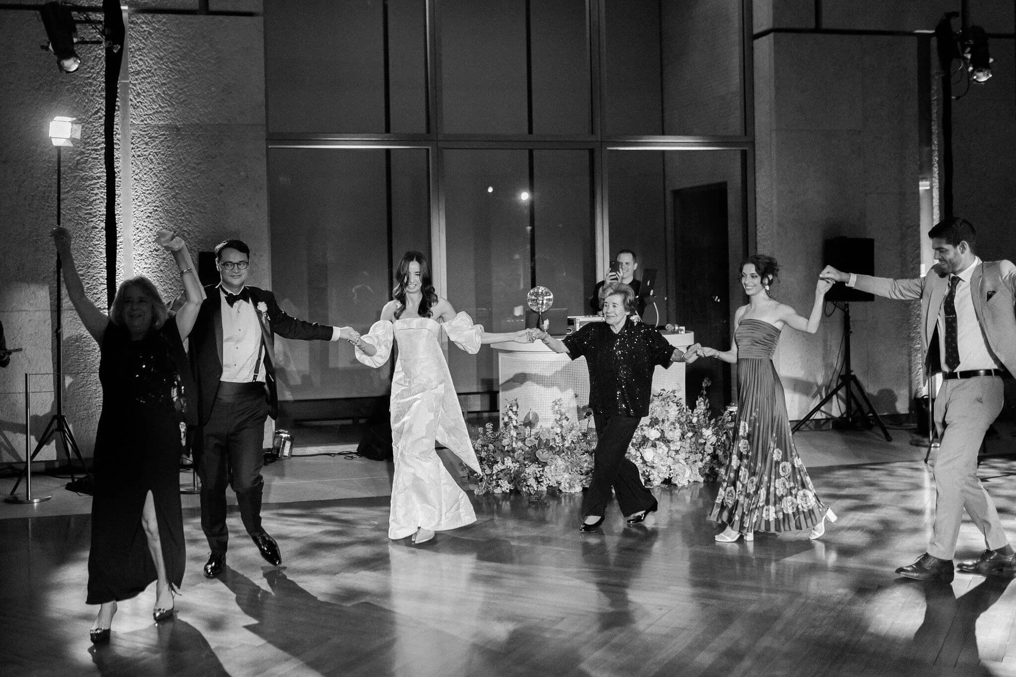 film wedding photography barnes foundation philadelphia museum art