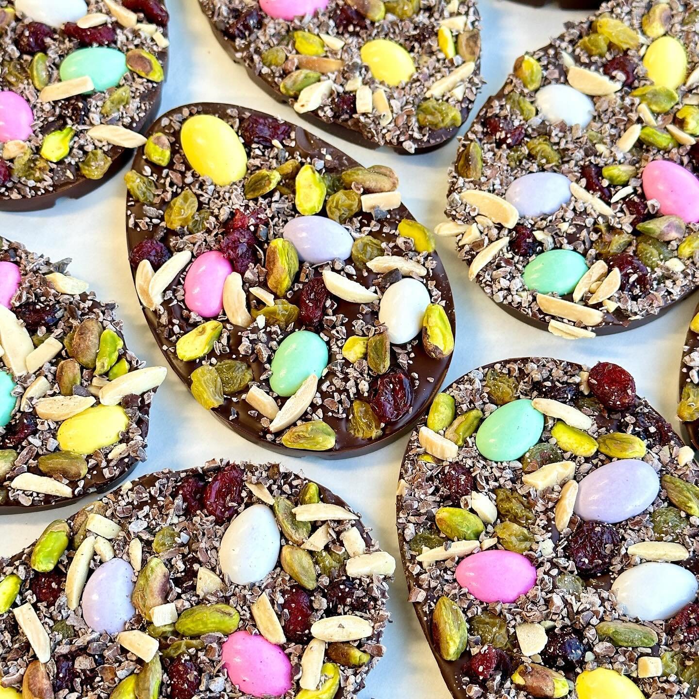 We are busy hatching our famous Easter Eggs for local pick-up @thehoodkitchen on March 28th and 29th. To order, head to our online Cioccolato Shop link in our profile.
🥚 Bonbon Eggs (4 Flavors): PB+C, Caramel Hazelnut, Ciocciolato, and Coconut Alm