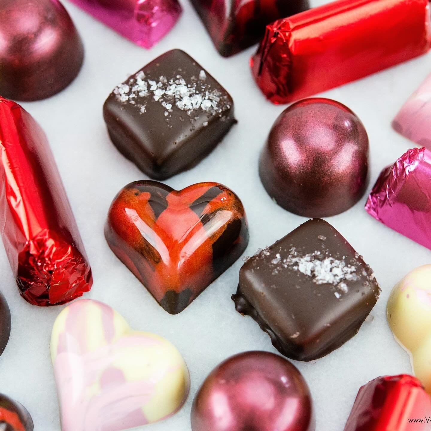 We are back on IG and ready to celebrate LOVE!!! Our Valentine’s Day Collection is full of customer favorites plus a couple new Bonbon flavors (in the Amore Sleeve)! Don’t be left empty handed….place your order ASAP! #lovethevalen