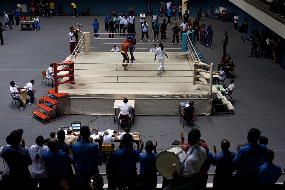 Boxing Sri Lanka (© Lee Bazalgette)