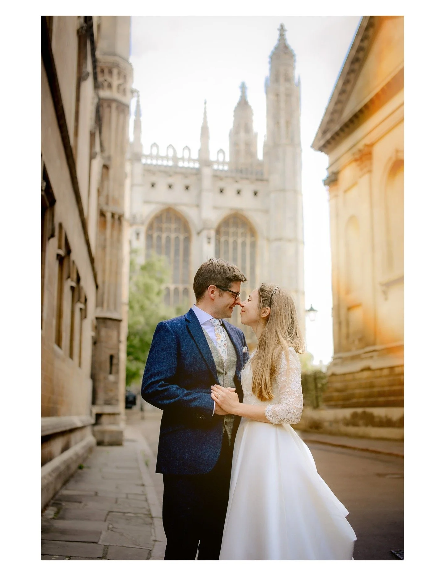Framed by centuries of history, these two write their own story among the gothic walls of Cambridge University.

Still one of my favourite photoshoots i've ever done! Grateful to be able to shoot in such a prestigious place!

#torontoweddingphotograp