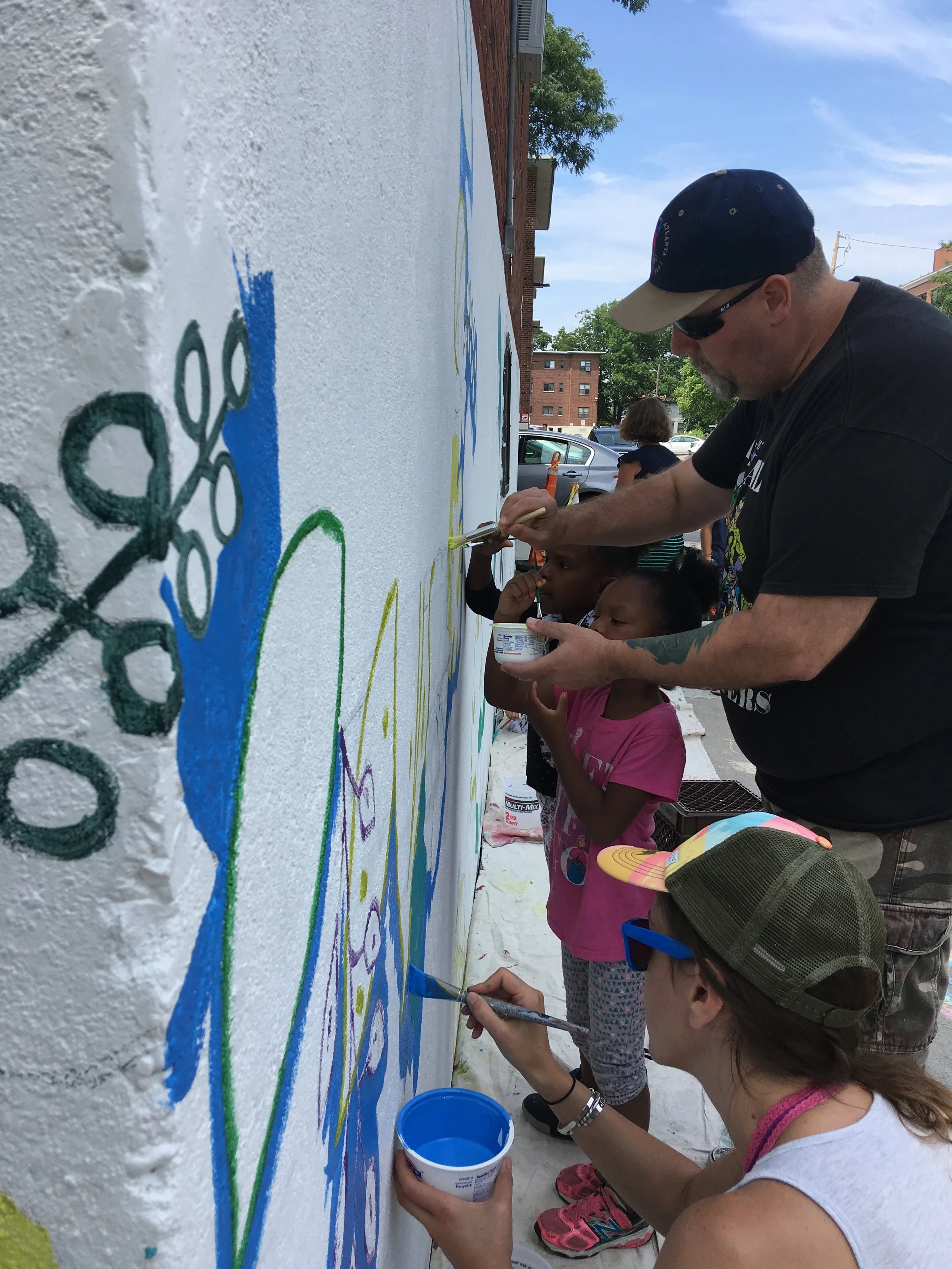 BrooklineMural_CommunityPaintDay_030.JPG