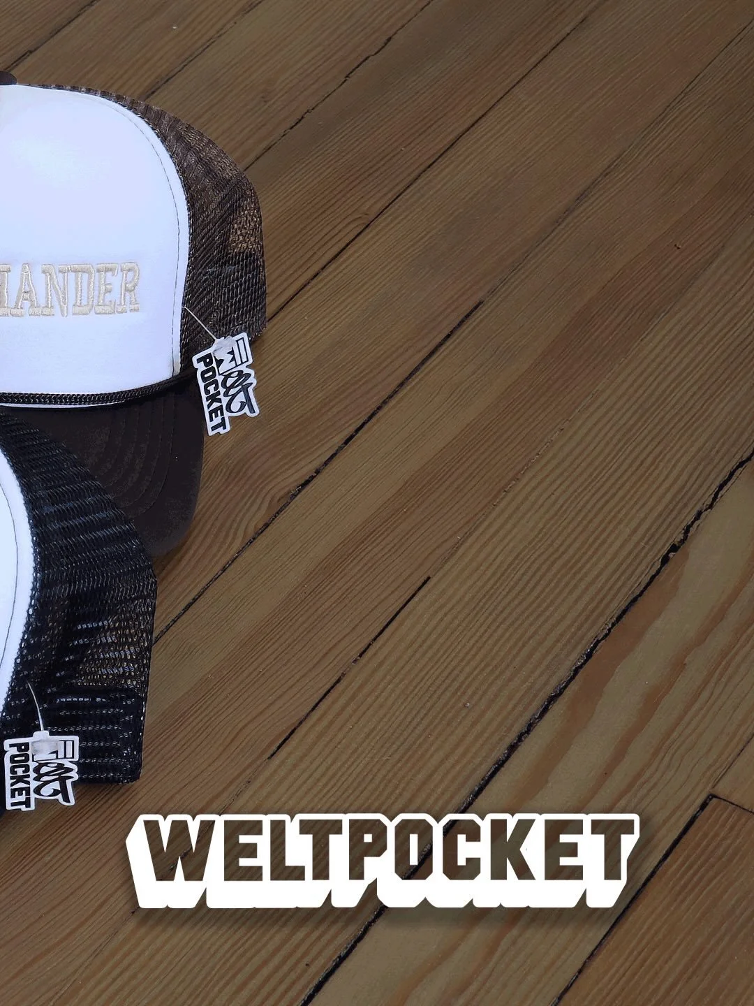 How to speak #tennis, without talking. 
.
.
.
.
.
#double 
#backhand 
#newyork
@advantage_fair