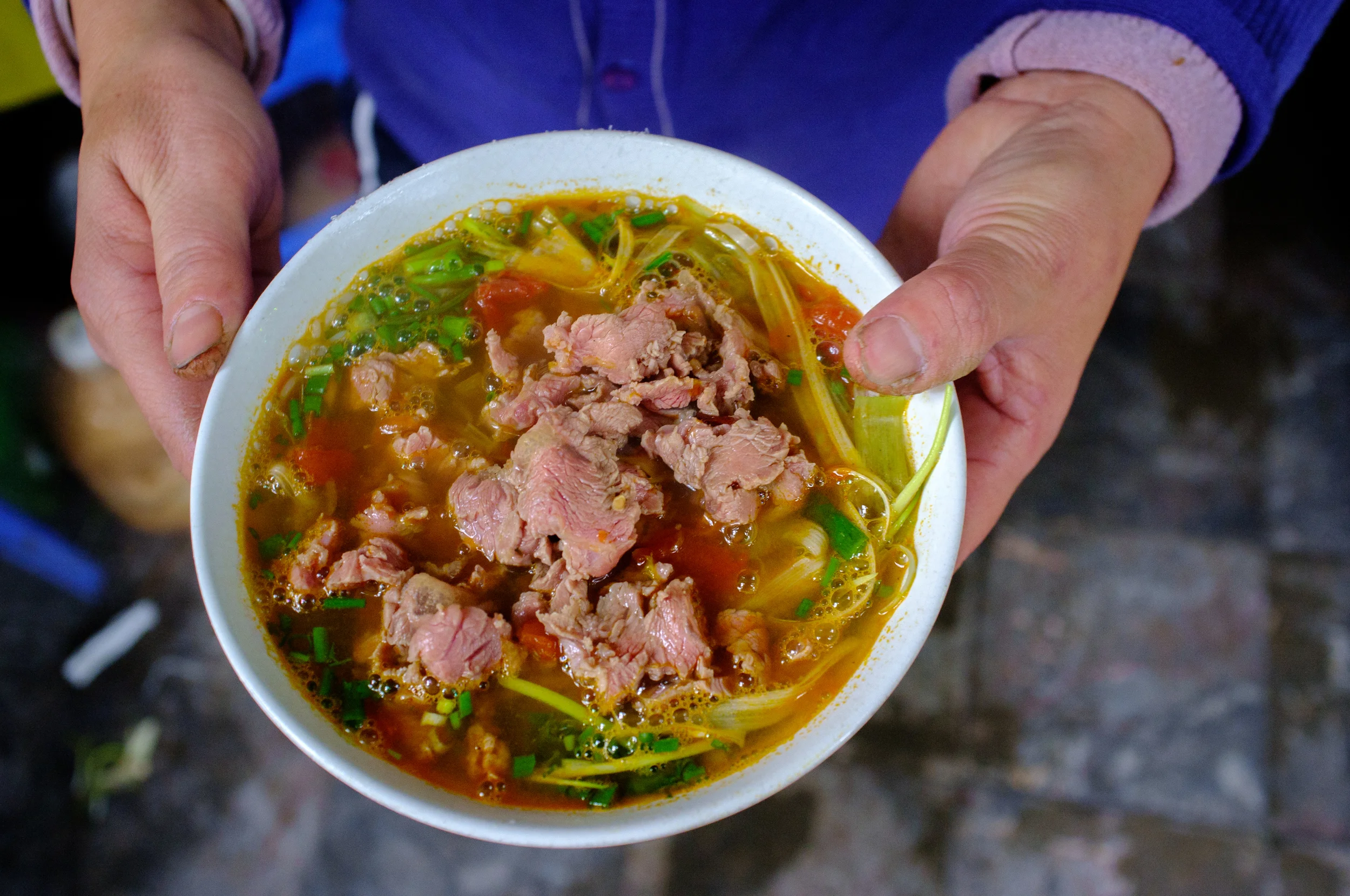 A beautiful bowl of bún riêu cua bò for lunch