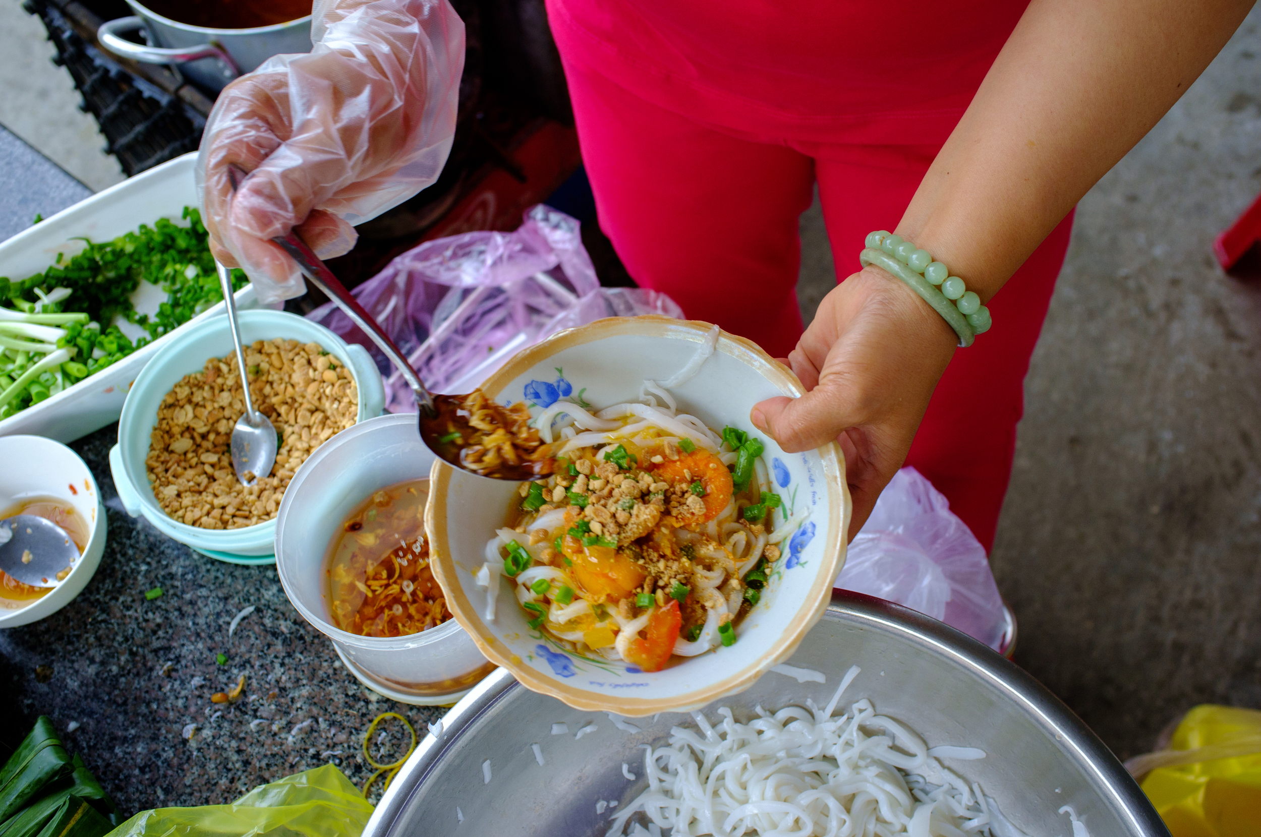 Mì Quảng for breakfast at an alley close to our home-stay, Blue Clouds