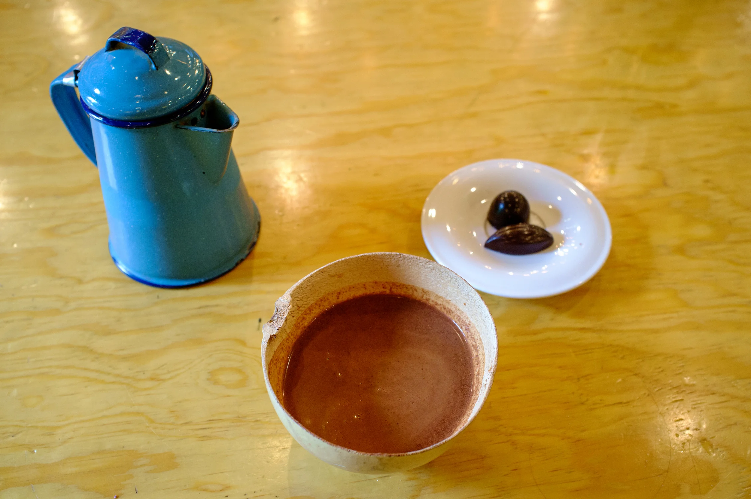 Chocolate de metate amargo at Que Bo!