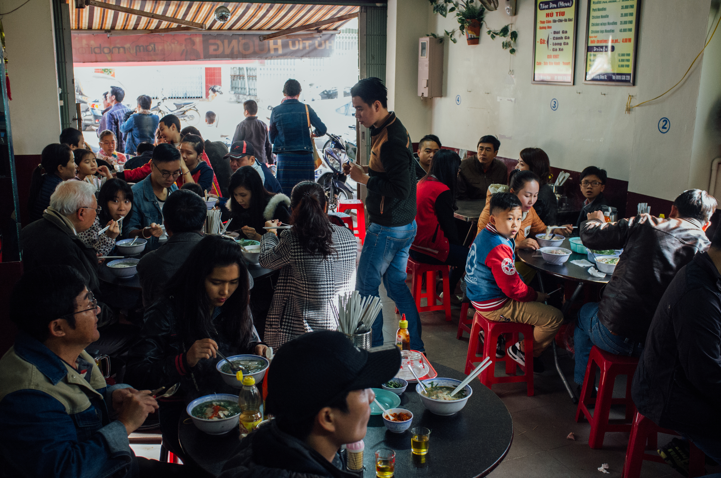 Busy morning at Hủ Tiếu Hương