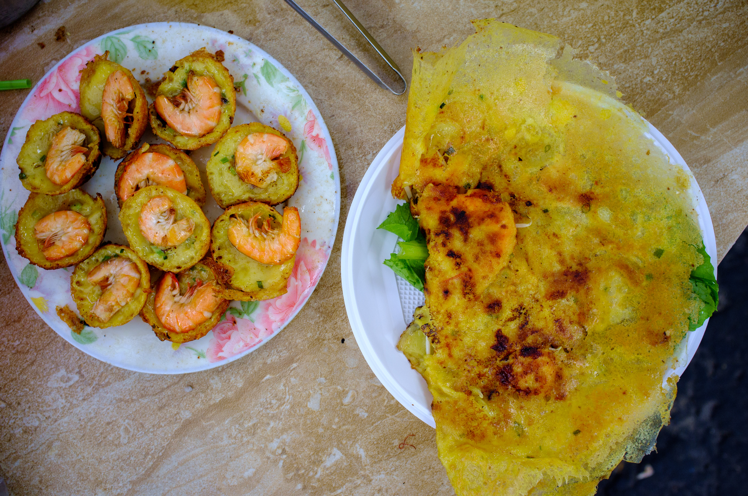 Bánh khọt (left) and bánh xèo