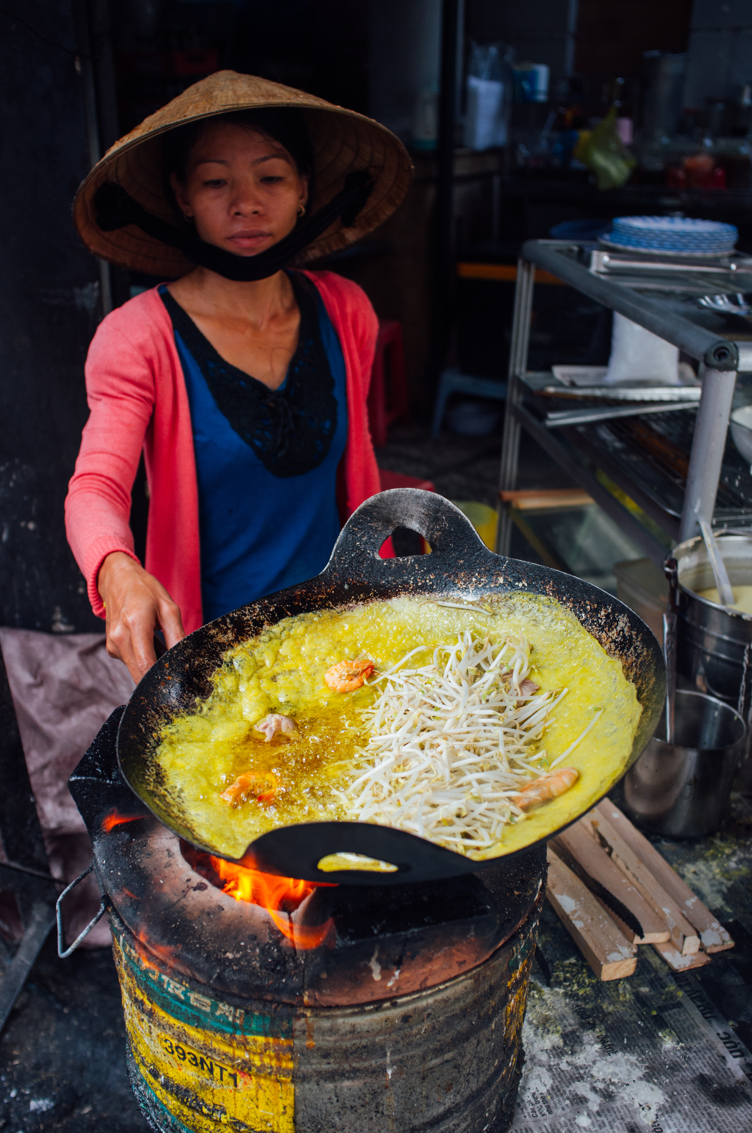 Preparing b ánh xèo