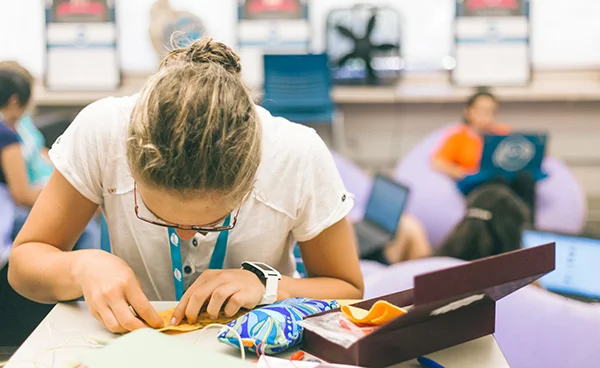 id-tech-camp-activities-wearable-electronics.jpg