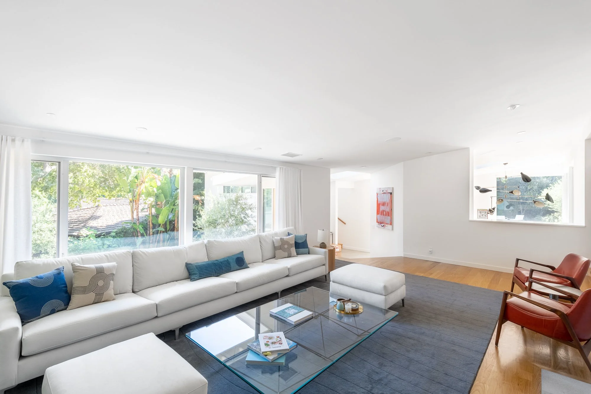 modern-custom-home-mandeville-canyon-los-angeles-outdoor dining-open plan living.jpg.jpg