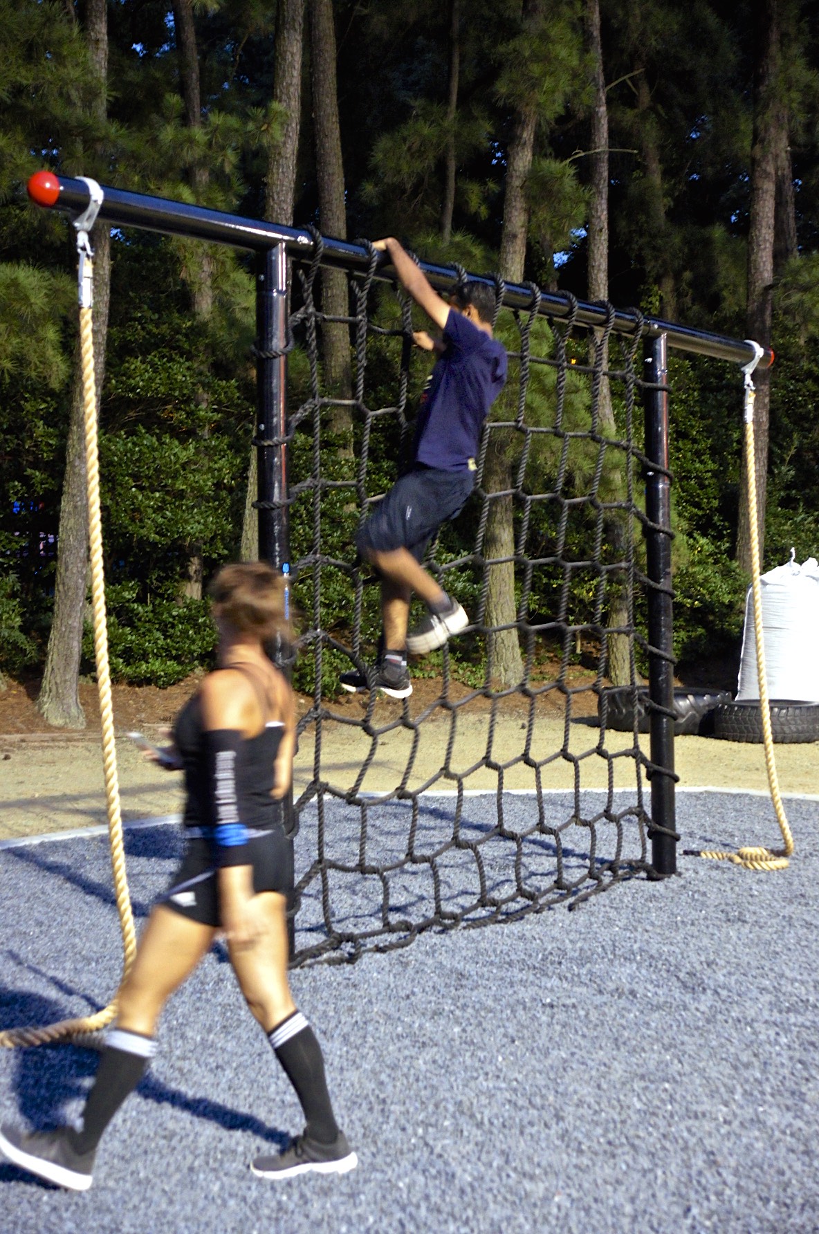 Cargo net climb fitness 