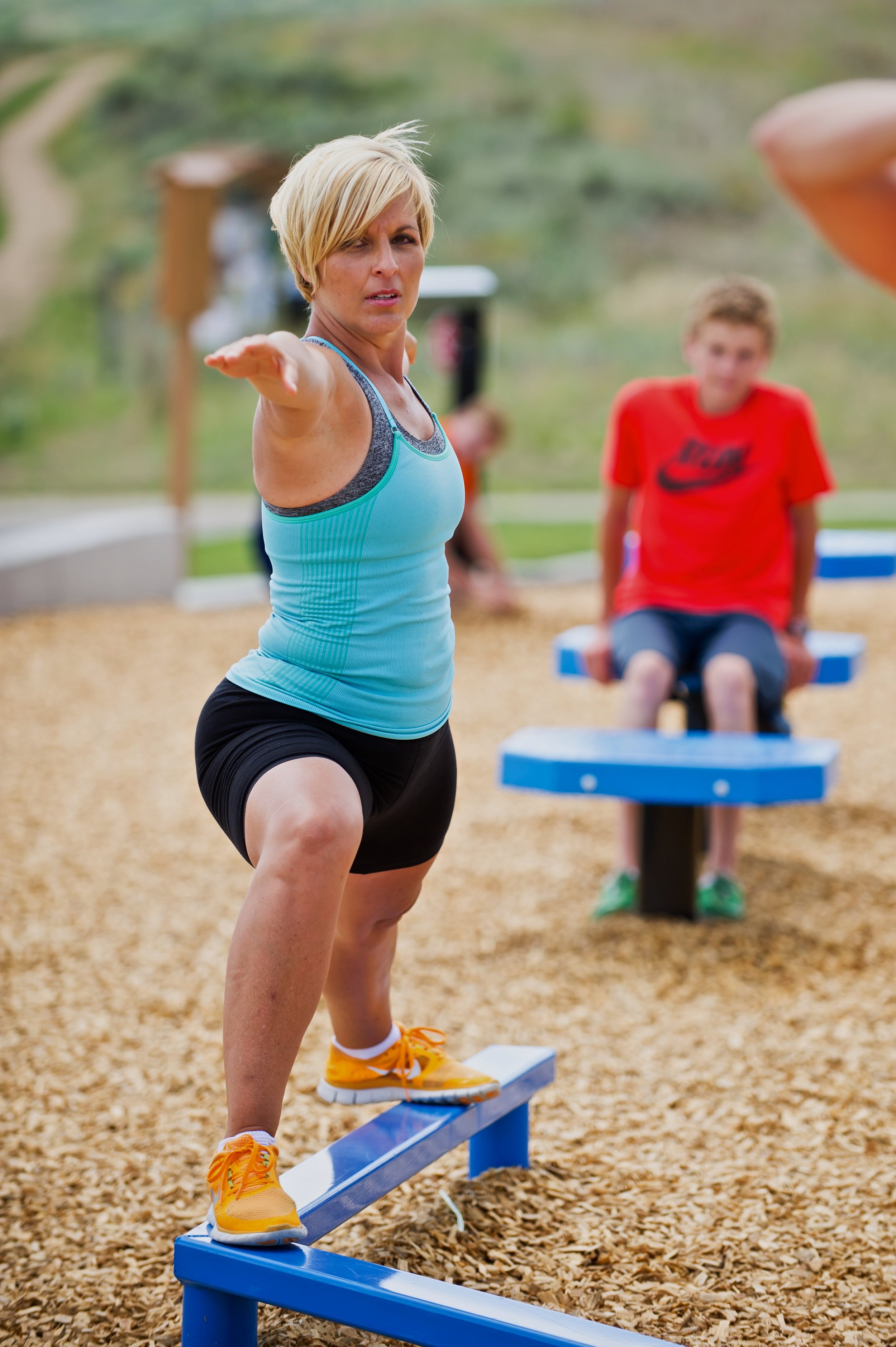 Zig-zag balance beam