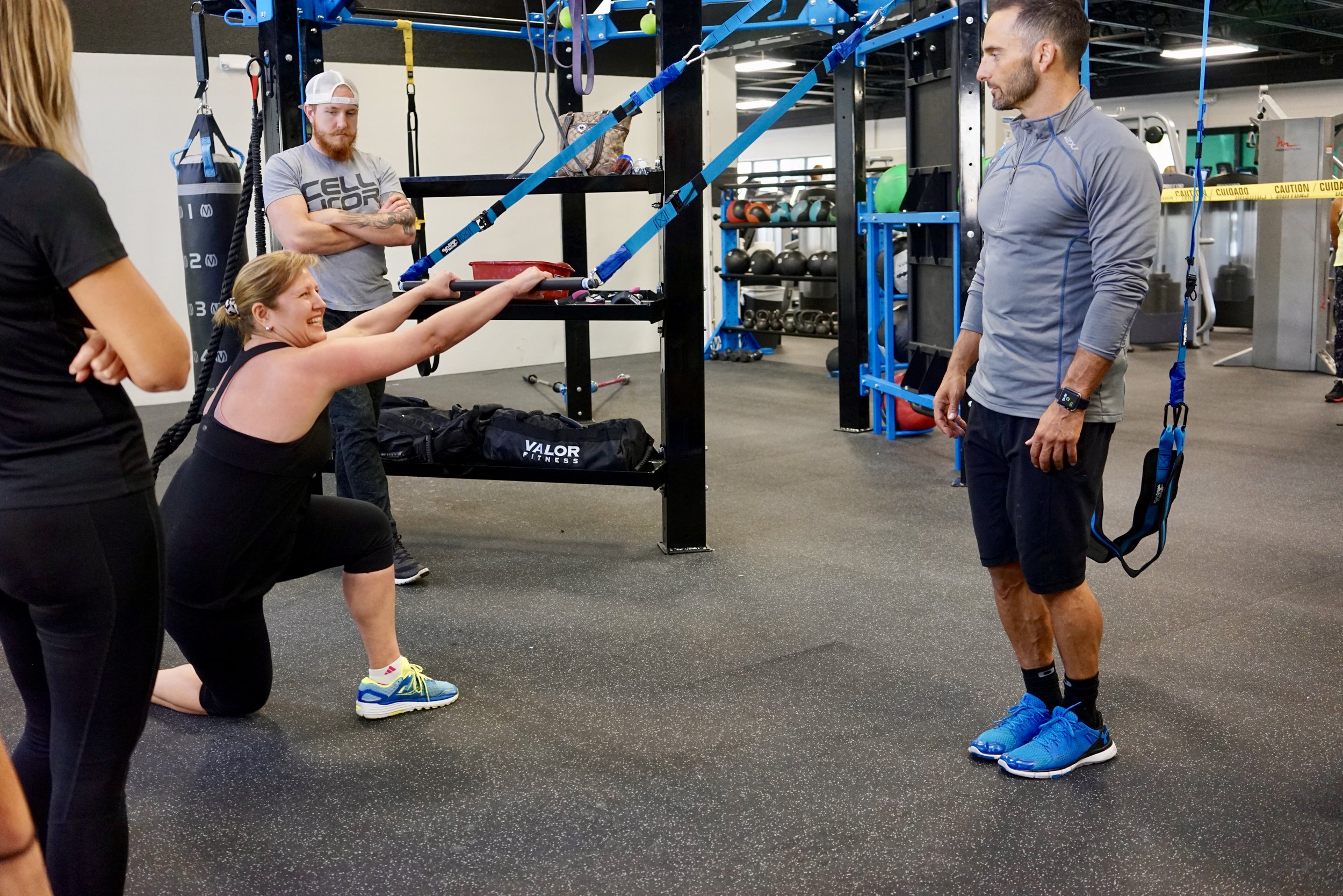 Reverse lunge Elevate Bar