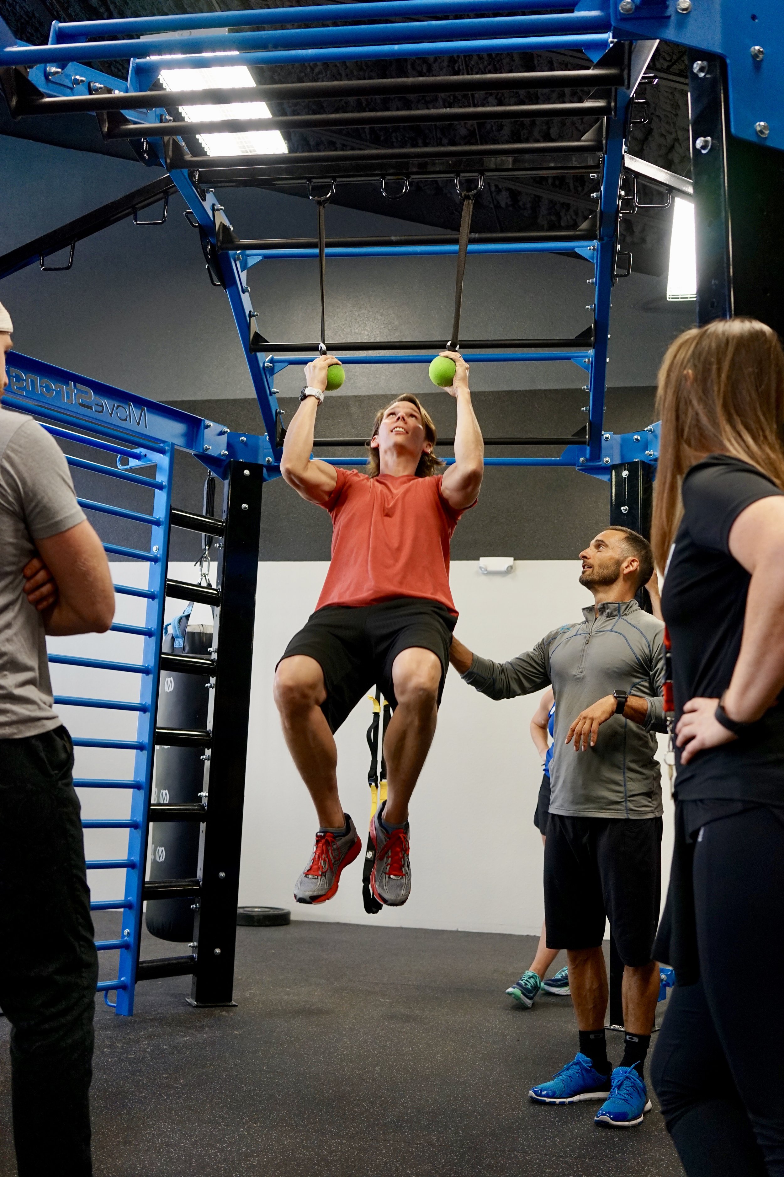 Hanging globe pull-ups