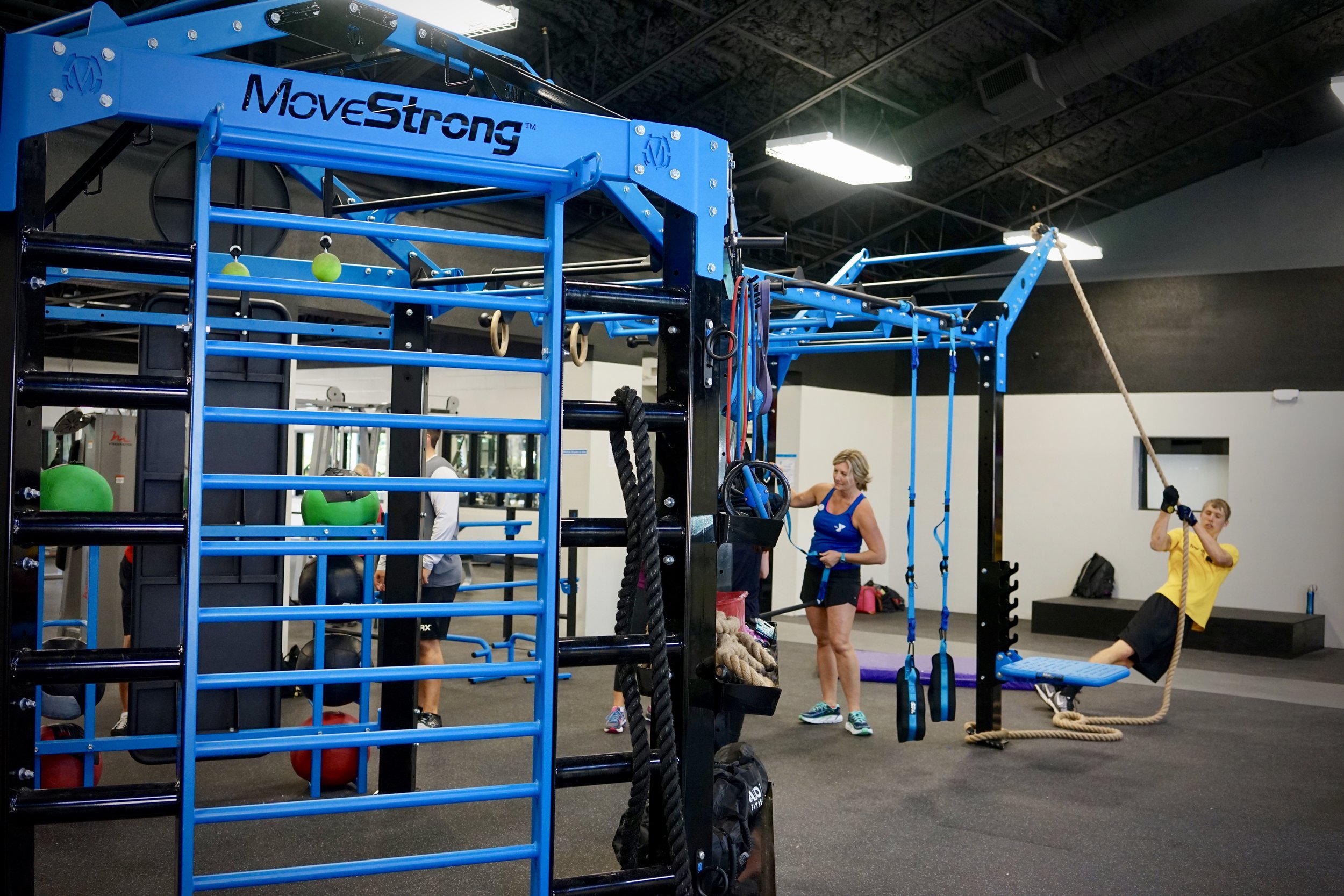 MoveStrong Nova FTS with Extended Monkey Bar Bridge