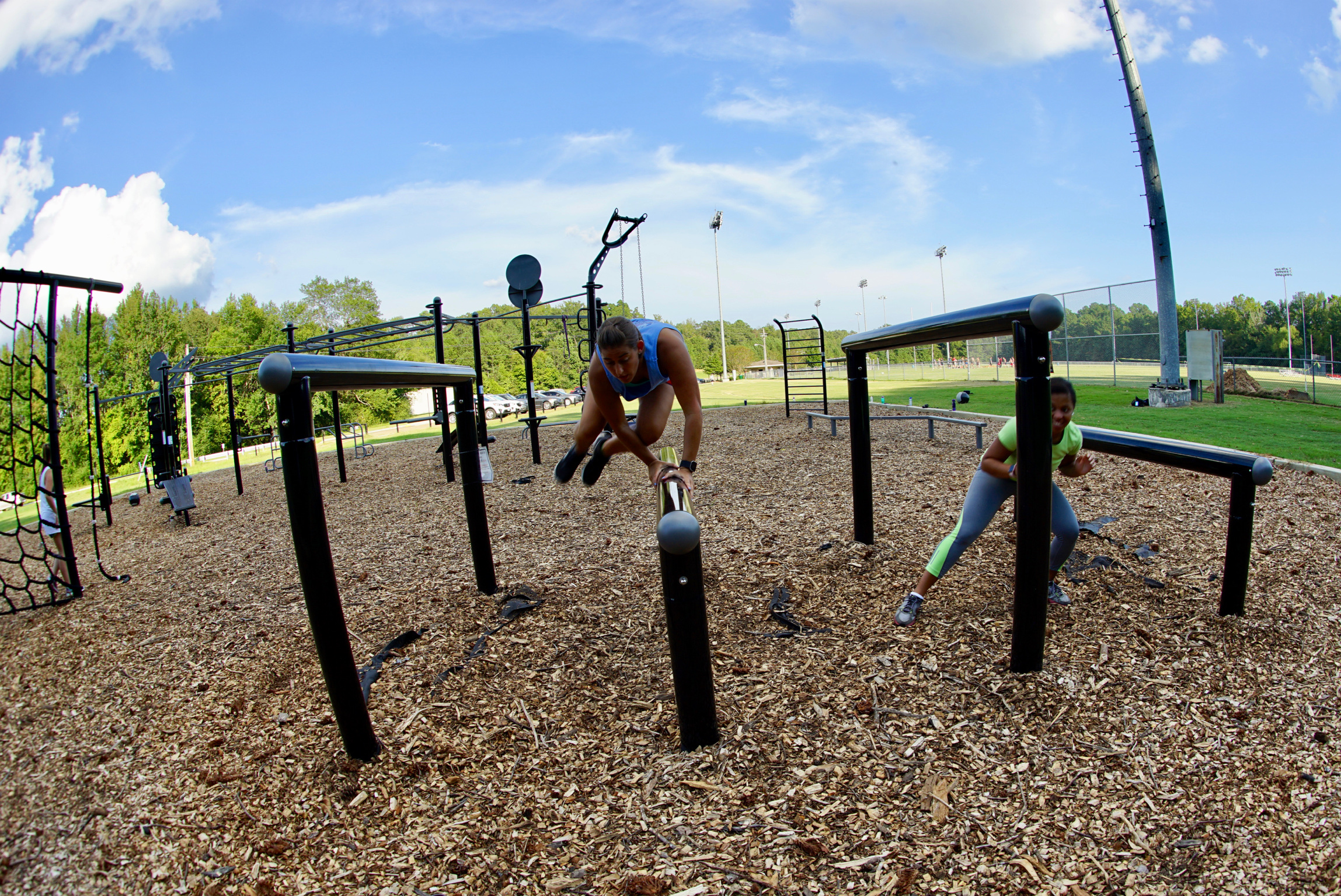 Agility over under crawl equipment