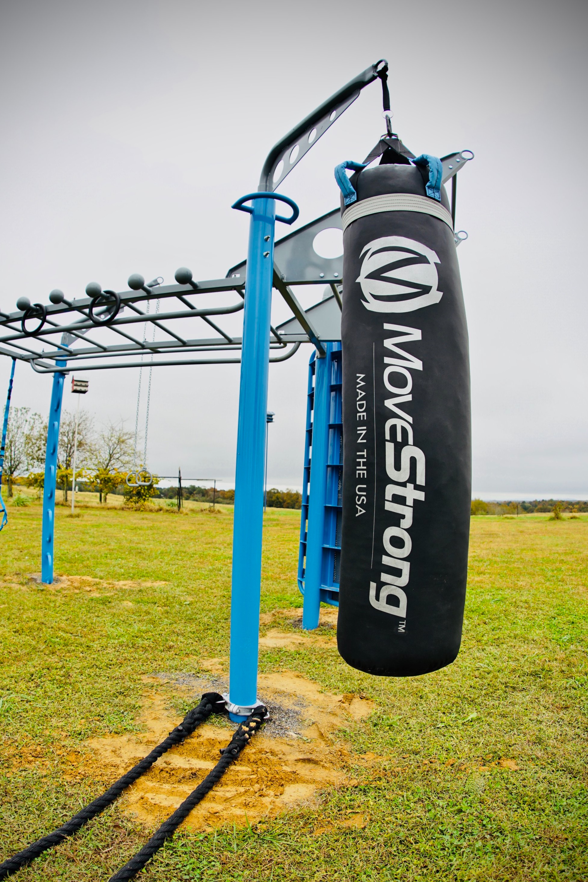 Outdoor boxing heavy bag stand