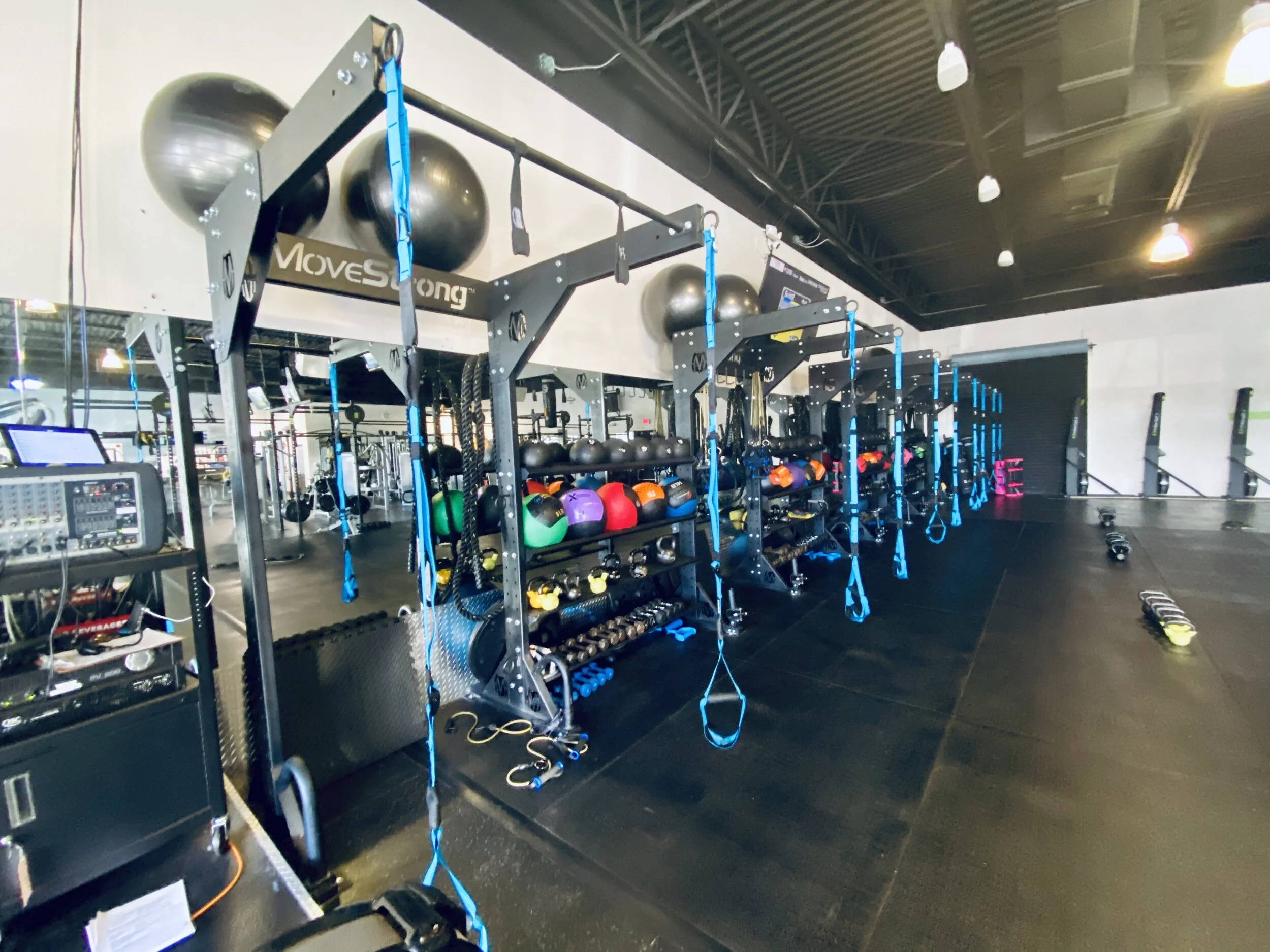 HIIT Training With MoveStrong Custom Design Functional Training And ...