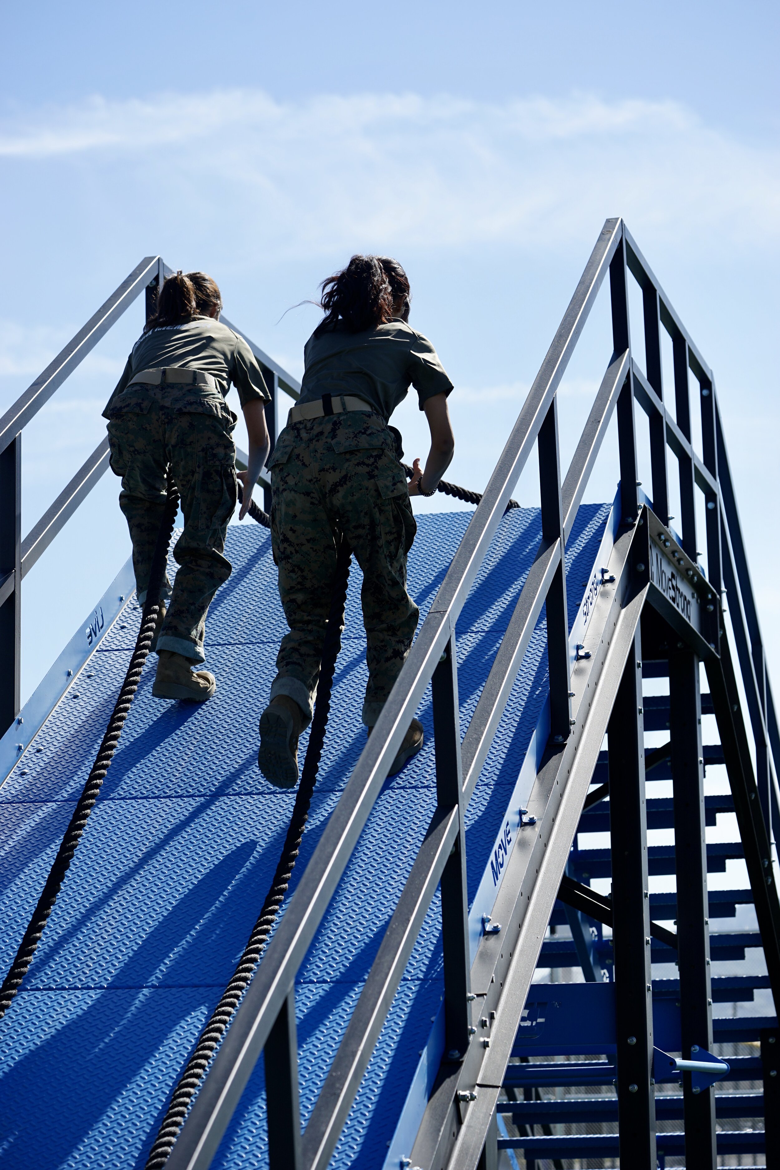 MoveStrong Outdoor Obstacle Course Training at University Campus