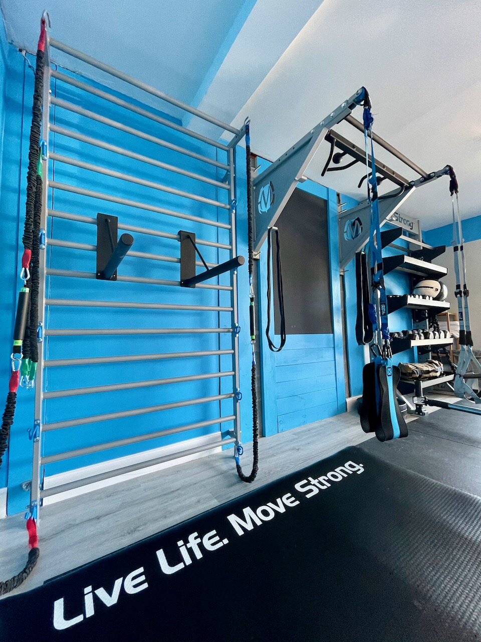 MoveStrong Stall Bars and Pull-up Bracket System