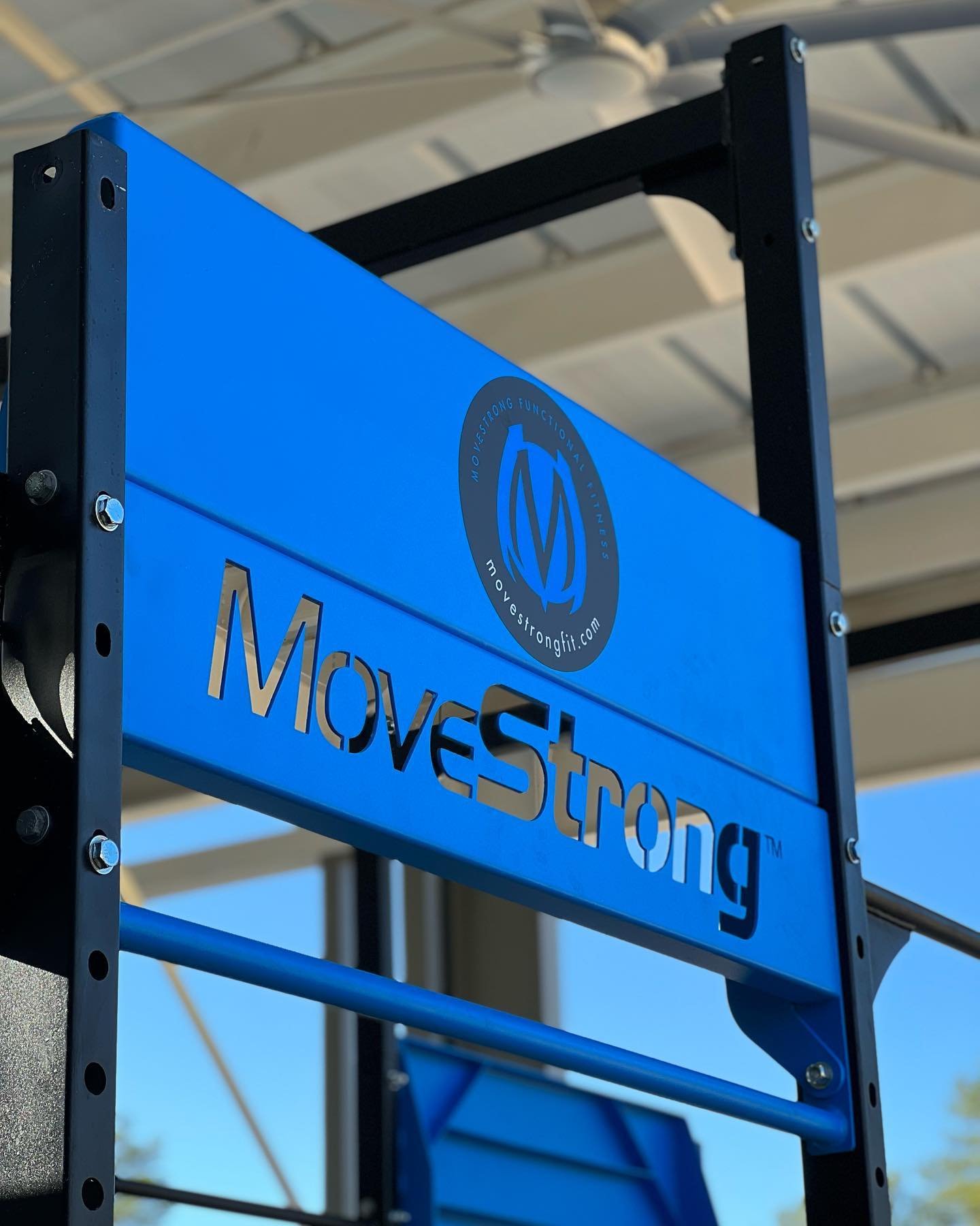  MoveStrong Logo 