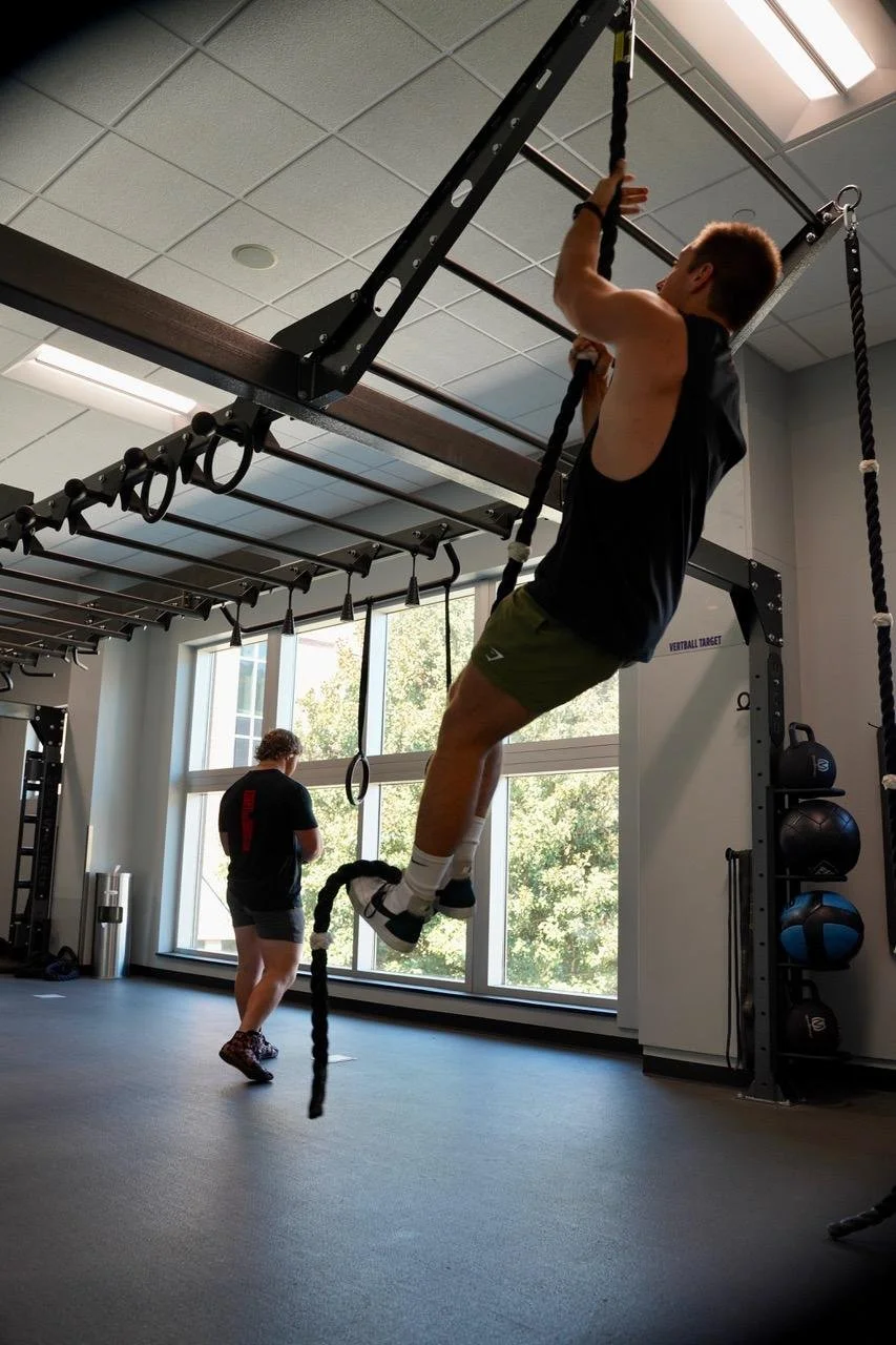 MoveStrong Fitness custom design and installation at university campus ...