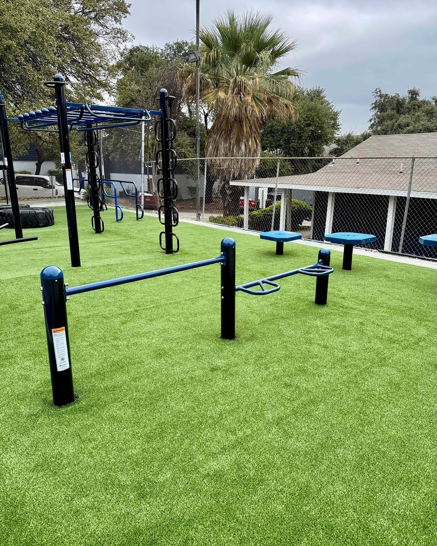Push Up / Pull Up Bars
