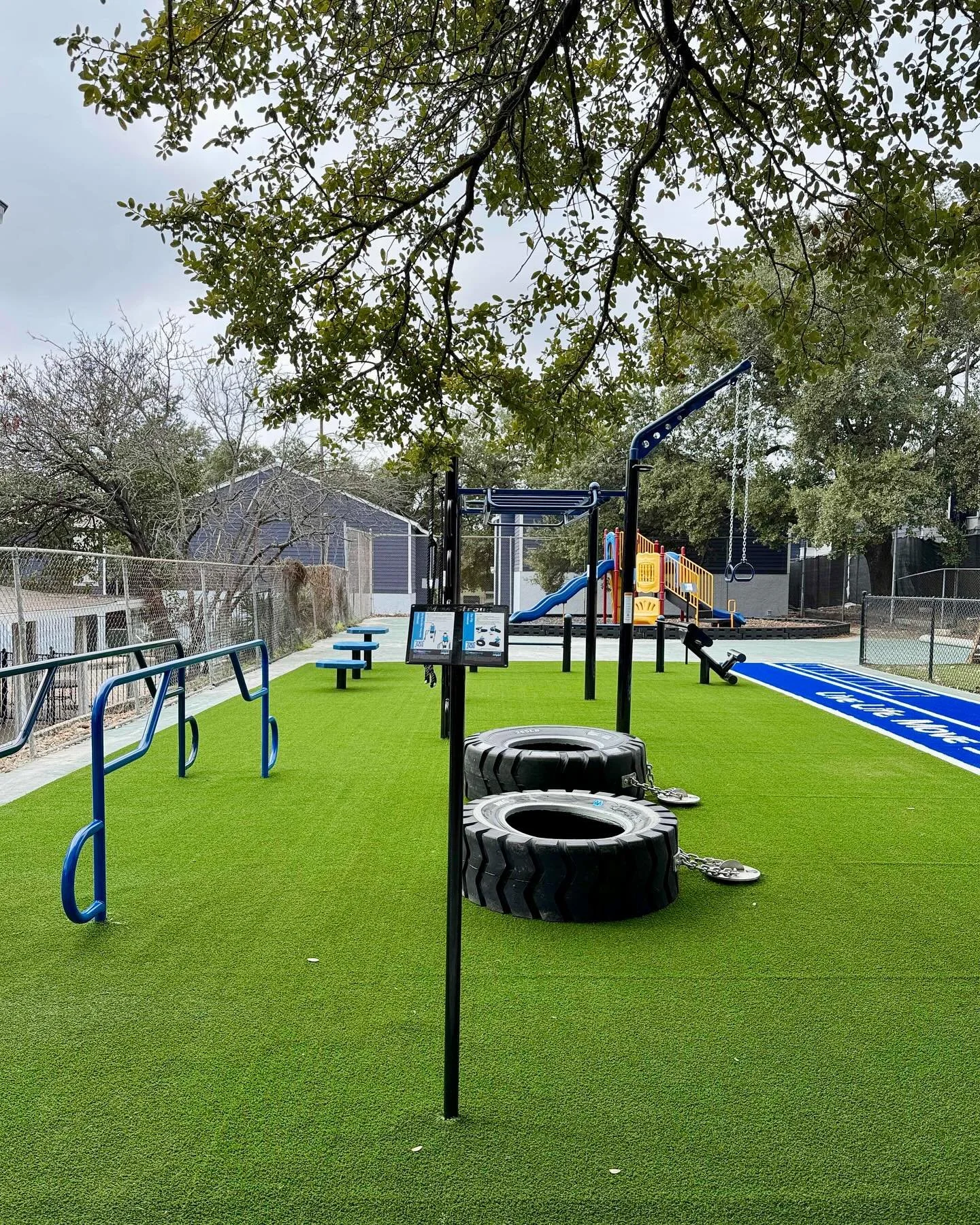 Parallel Bars &amp; Tire Flip Station