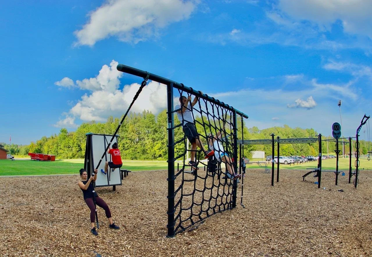 Vertical Cargo Net &amp; Rope Climb