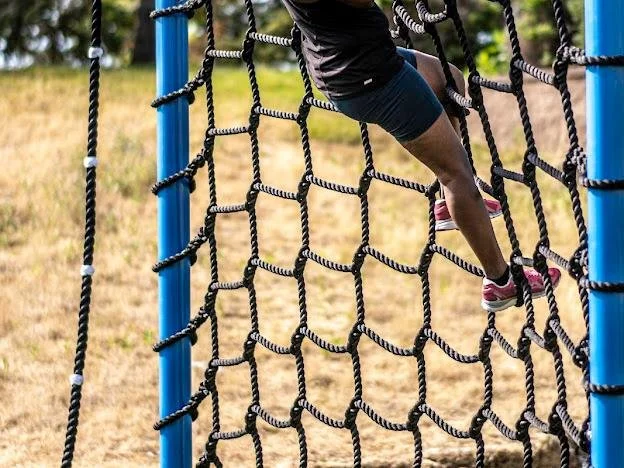 Vertical Cargo Net &amp; Rope Climb