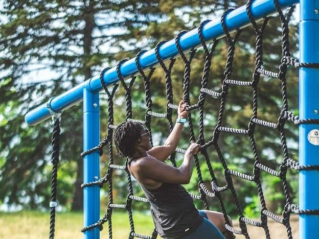 Vertical Cargo Net &amp; Rope Climb