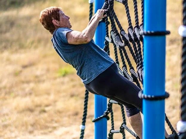 Vertical Cargo Net &amp; Rope Climb
