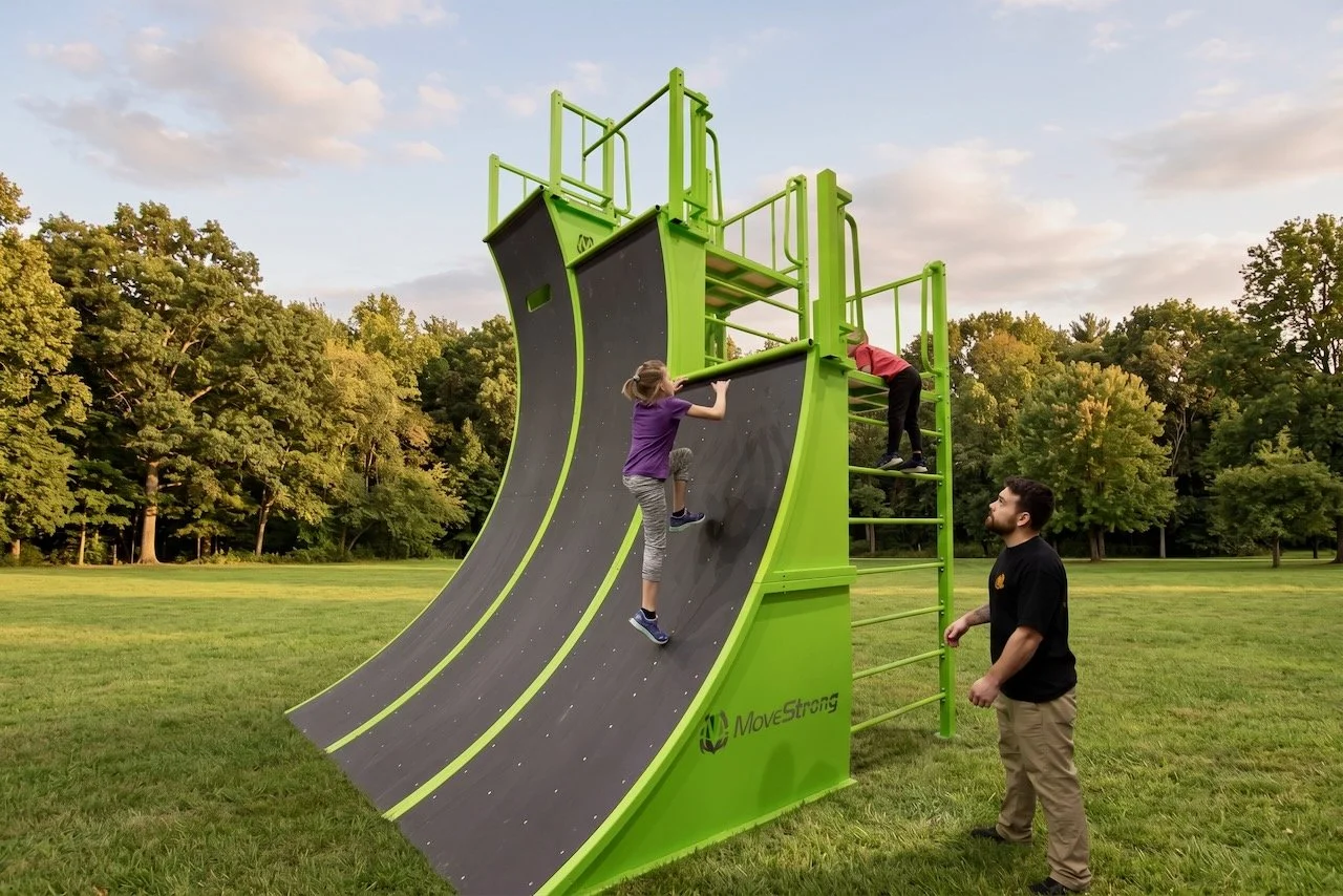 MoveStrong-triple warped wall