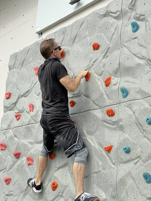 Bouldering Panel
