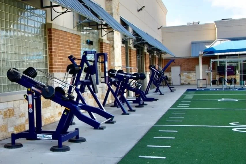 Cowboys Fit - Circuit Outdoor Loaded Plate Strength Circuit