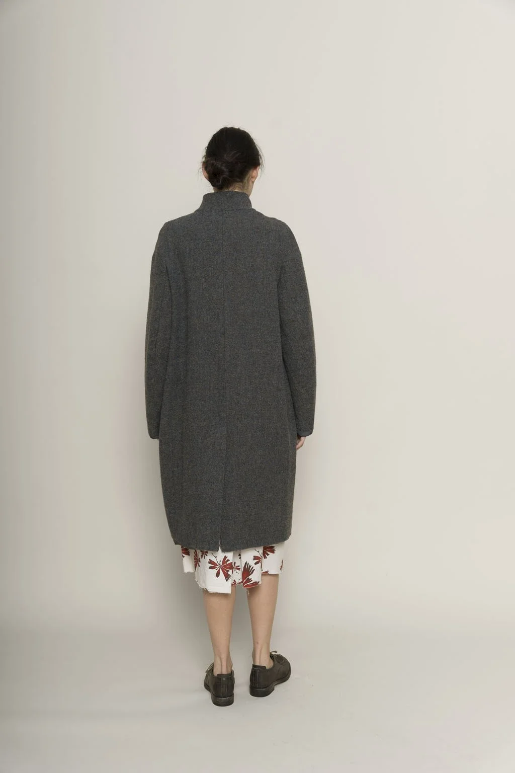 Hannoh grey coat back.jpg