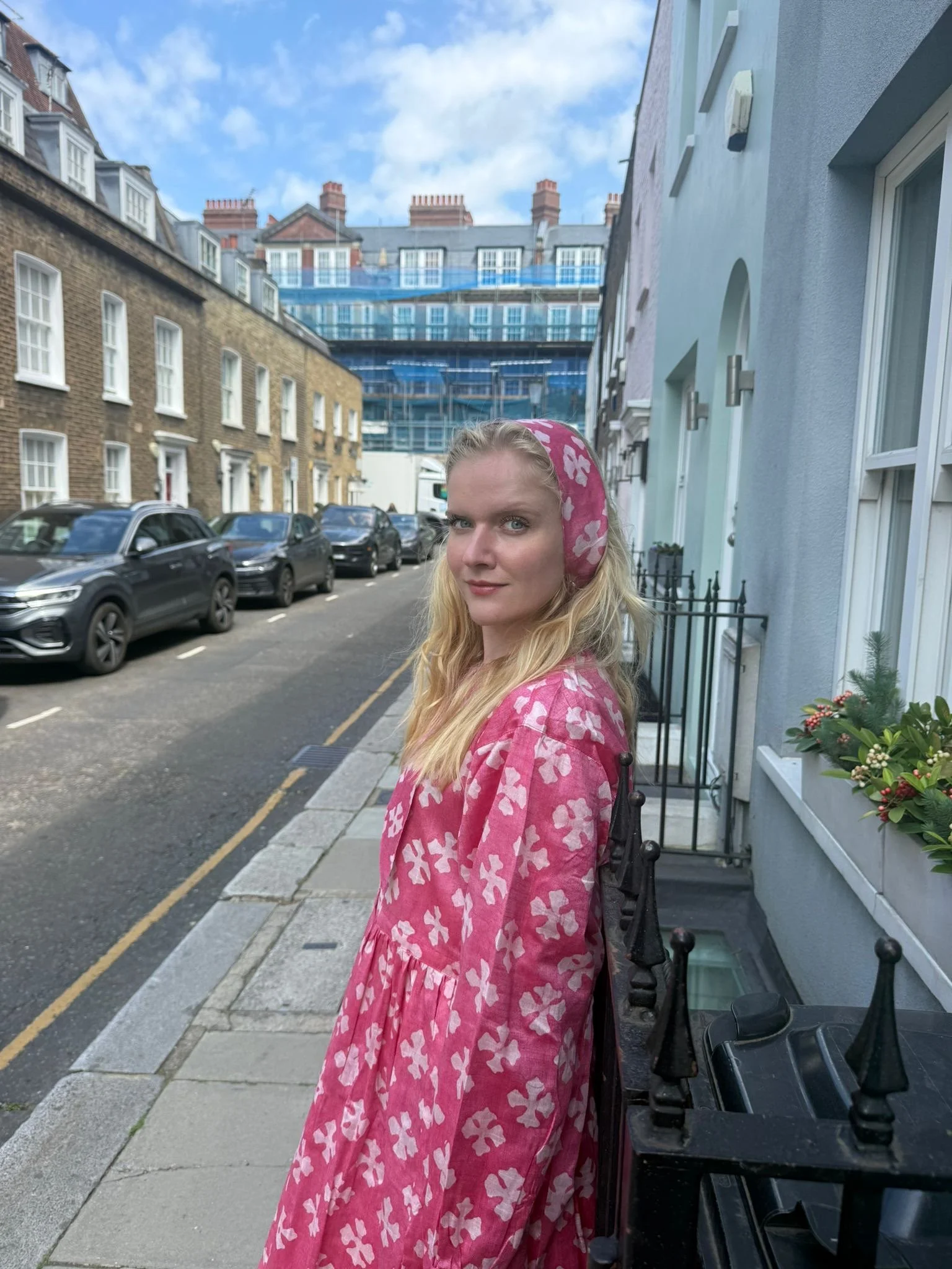 pink e.JPG