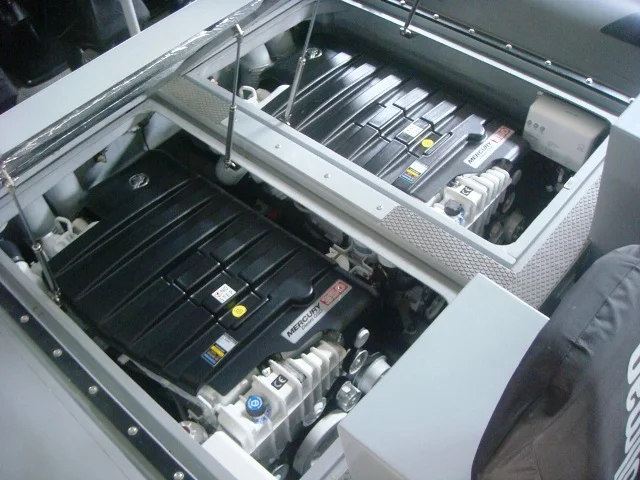 44 knot RIB Sterndrive Installation