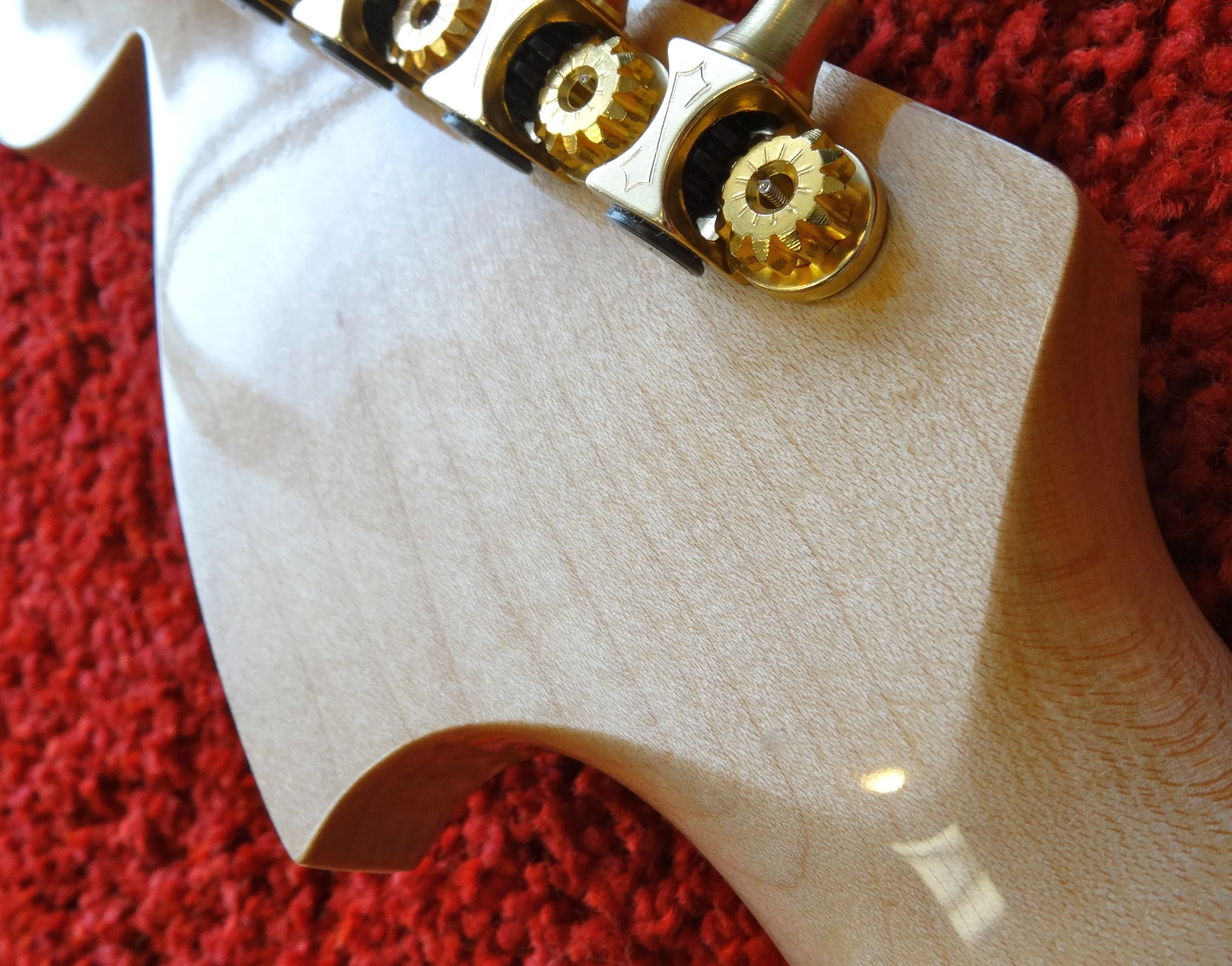 That subtle V-shaped headstock transition is a joy to behold, and it feels even better in the hand.
