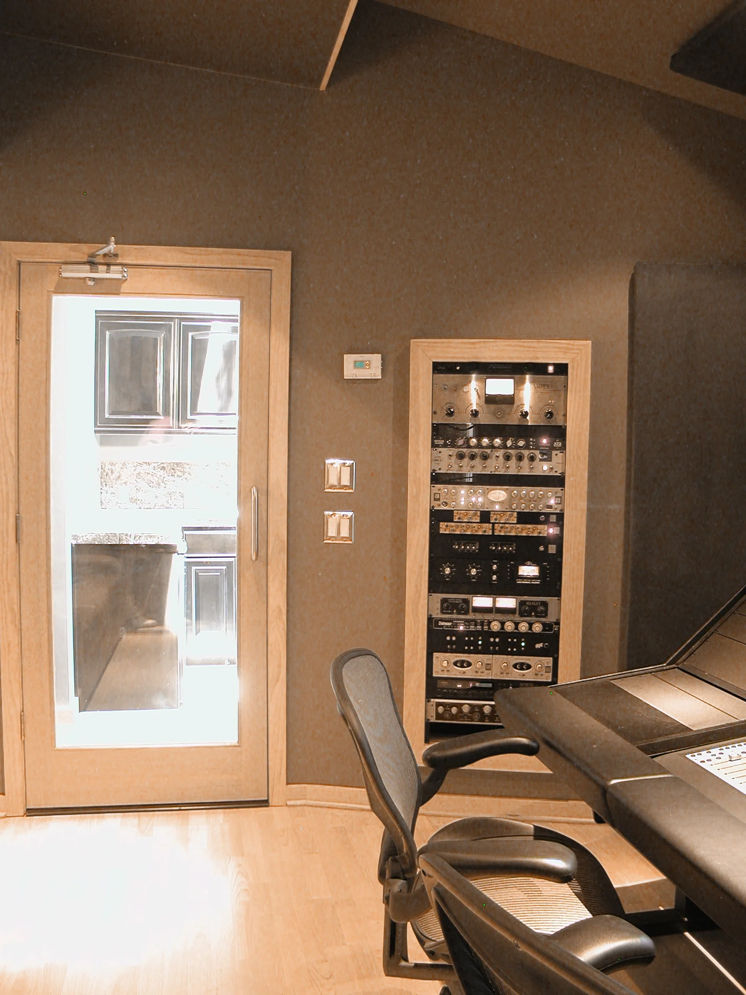 Control Room 9.jpg