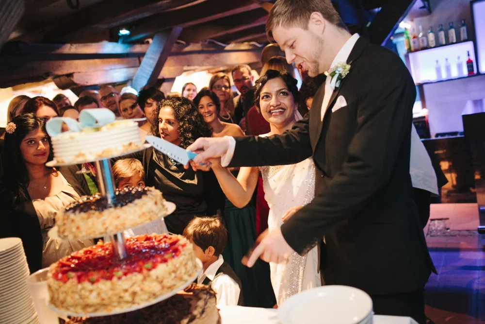 Urbane Winterhochzeit zwischen Indien & Bayern