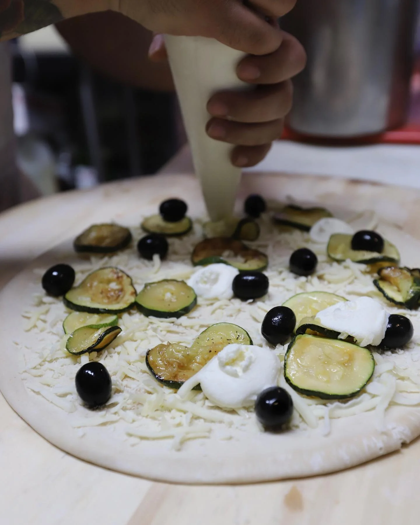 Cheese makes everything better. 🧀🍕😉 
.
.
.
#pizzalover #cheeseislife #bostonnorthend #bostonpizza #pizzainboston #ducalipizza