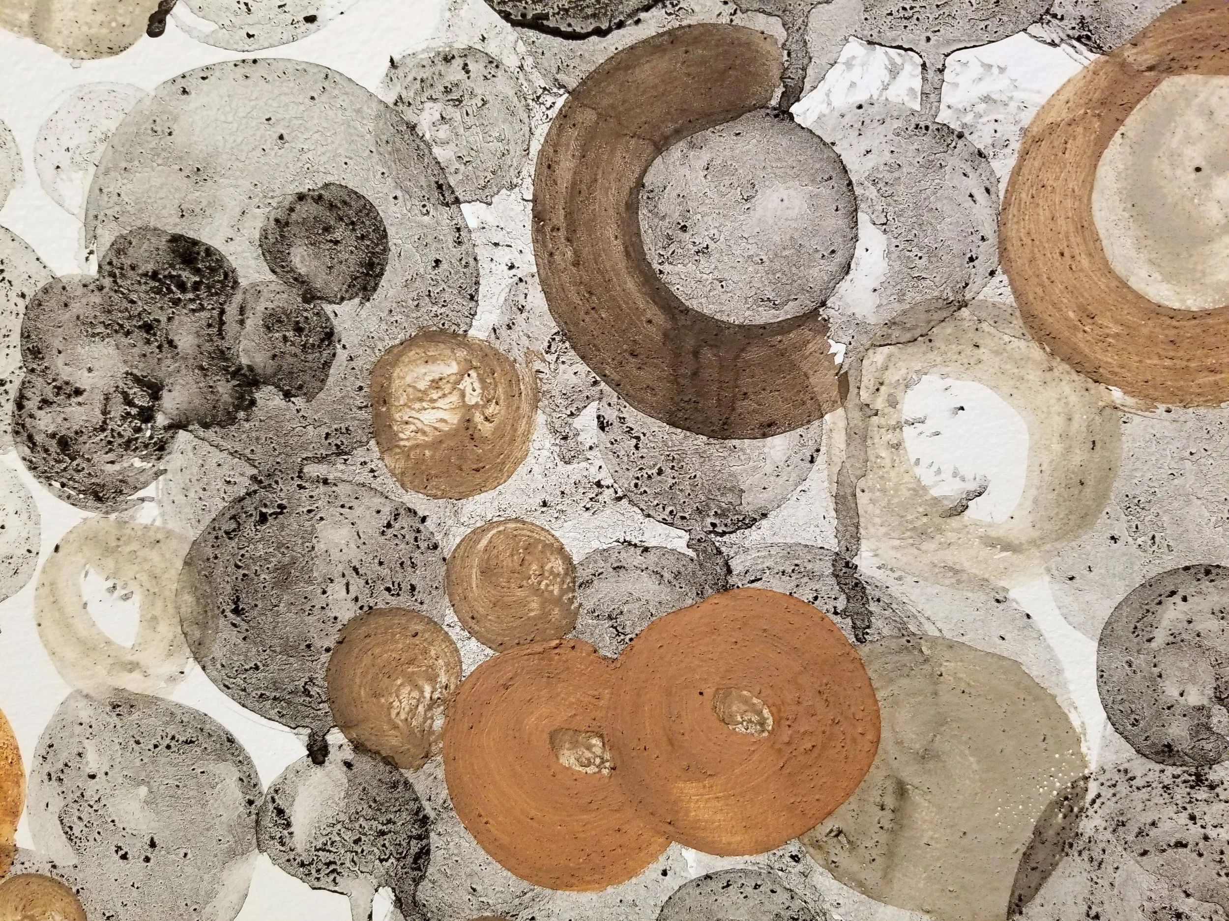 Unrefined pigments exhibit unique behaviours due to composition and interactions with surrounding compounds and atmospheric conditions. The result is a series of colours with distinct textures, opacities, and finishes.