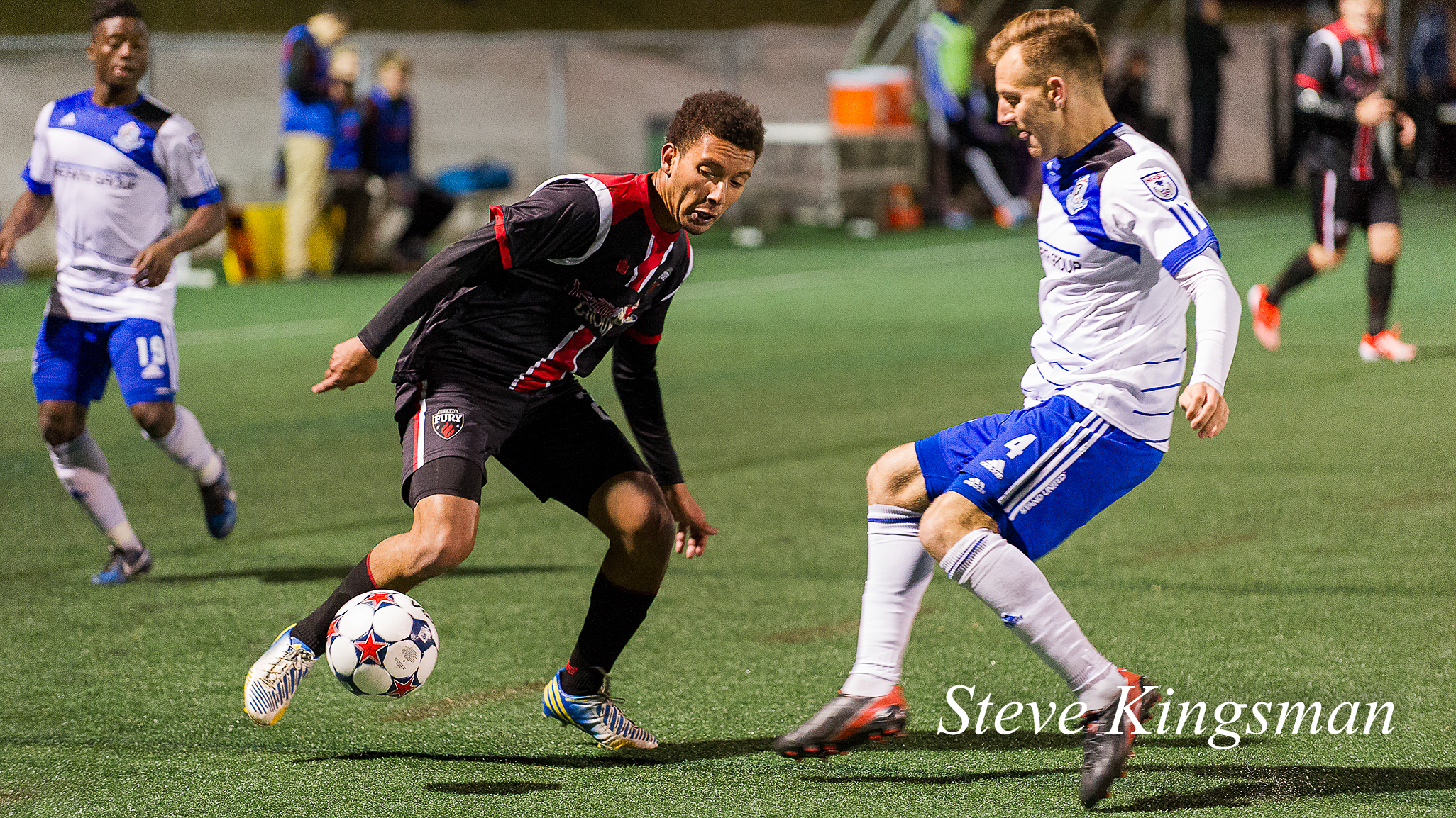 Zakaria Messoudi took on Neil Hlavaty late in the first leg.
