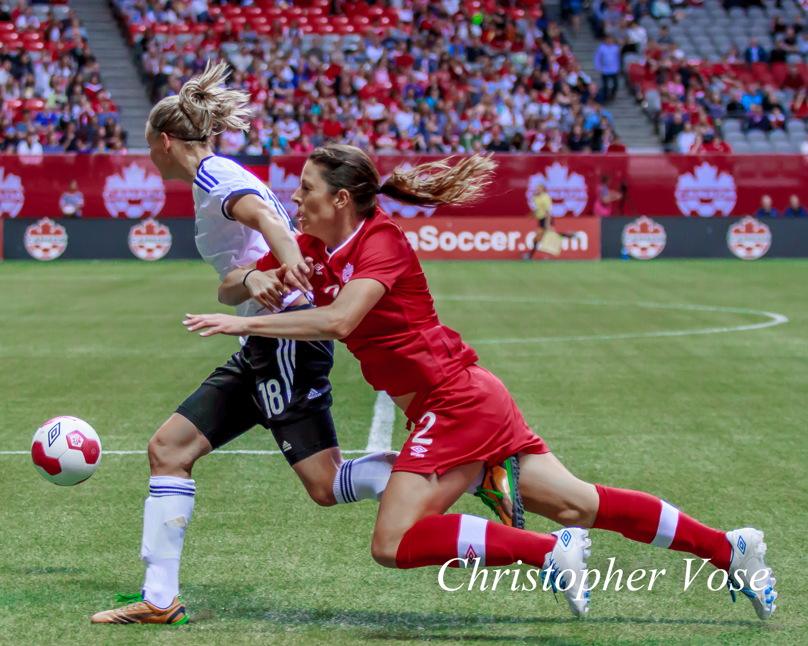 2014-06-18 Alexandra Popp and Emily Zurrer 2.jpg