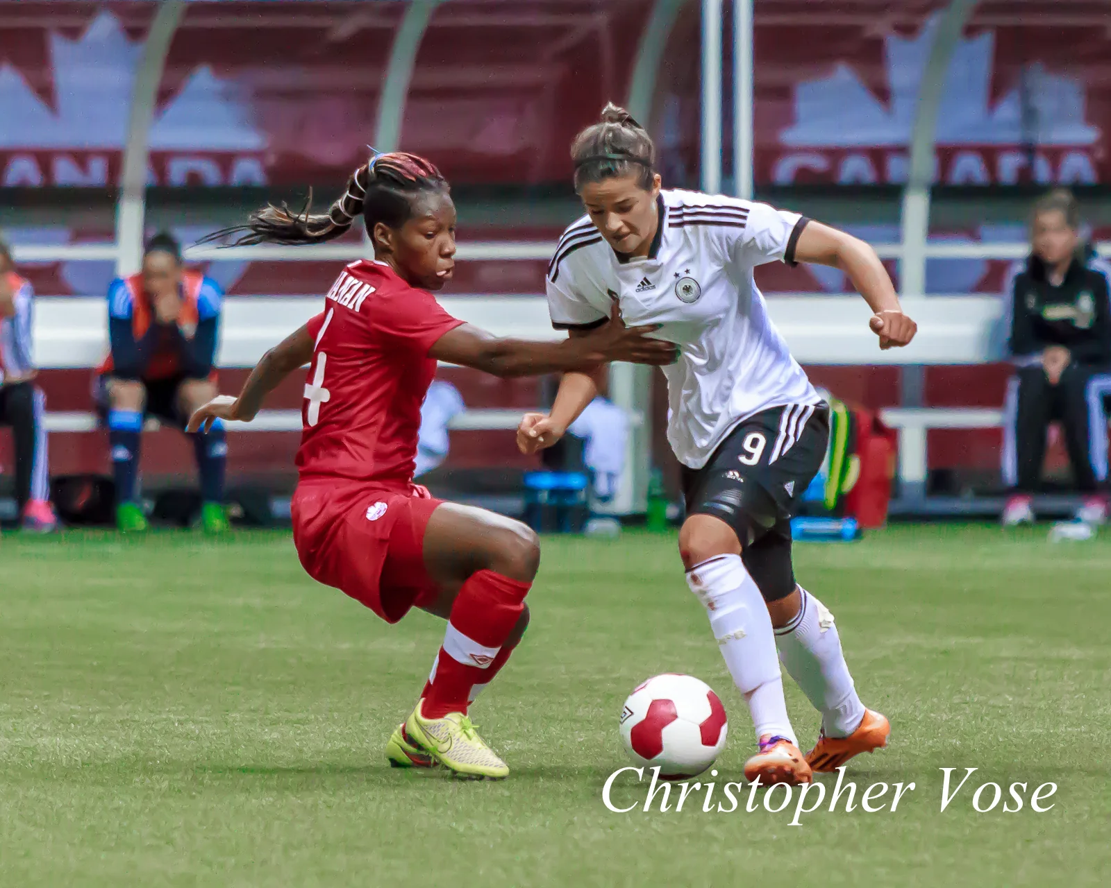 2014-06-18 Kadeisha Buchanan and Lena Lotzen.jpg