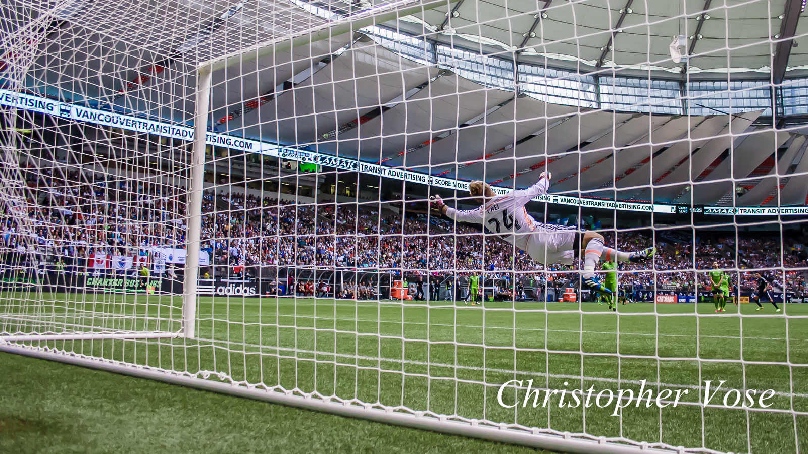 Sebastián Fernández shot was so fast, he not only beat Stefan Frei, but the camera too.