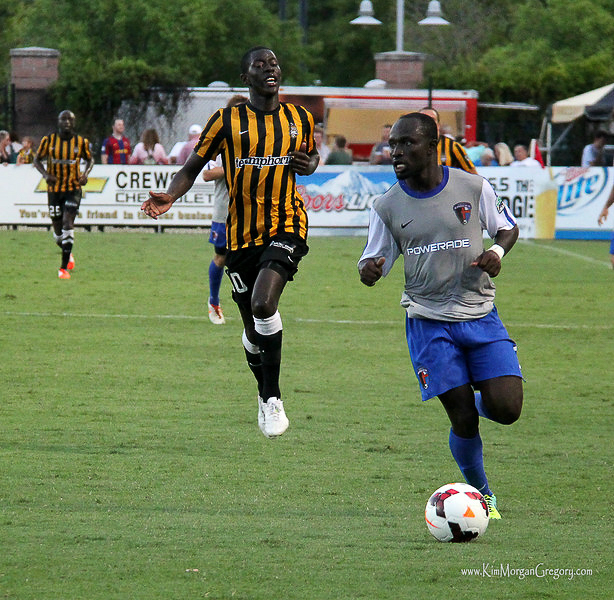 2014-07-12 Mamadou Diouf and Fred Sekyere 2.jpg