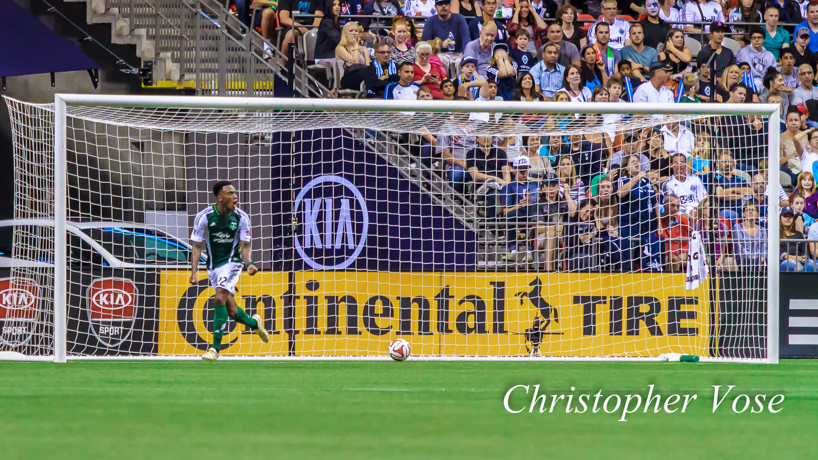 2014-08-30 Rodney Wallace Goal Reaction (Urruti).jpg